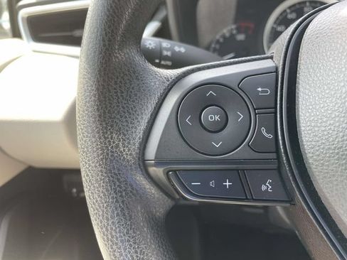 Used 2022 Toyota Corolla LE w/ LE Convenience Package FWD image 25