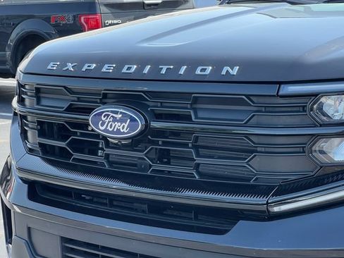 Certified 2025 Ford Expedition Active AWD/4WD image 51