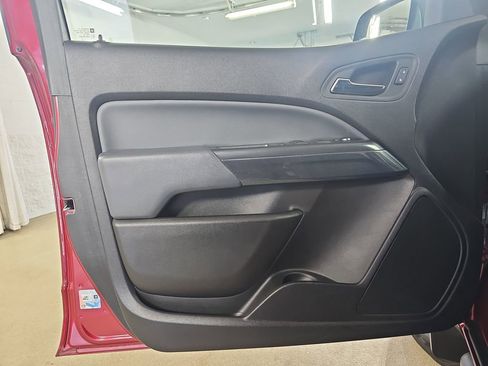 Used 2018 Chevrolet Colorado Z71 AWD/4WD image 31