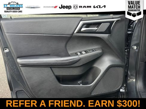 Used 2024 Mitsubishi Outlander SE image 18