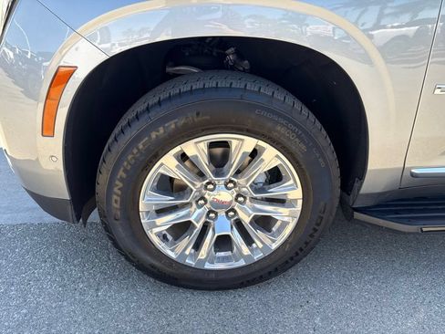 Used 2025 GMC Yukon Denali AWD/4WD image 12