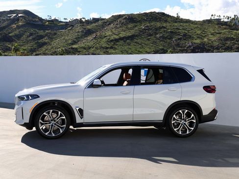 New 2026 BMW X5 sDrive40i image 4