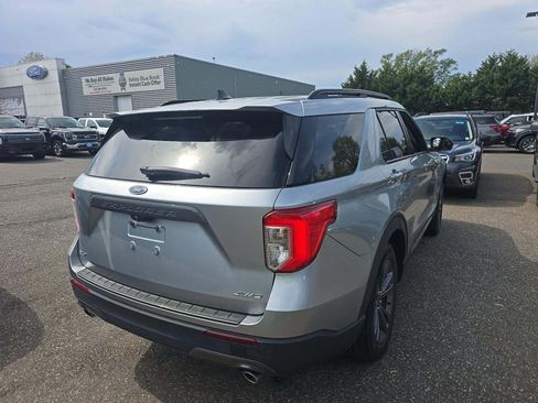 Used 2022 Ford Explorer XLT w/ Equipment Group 202A AWD/4WD image 3