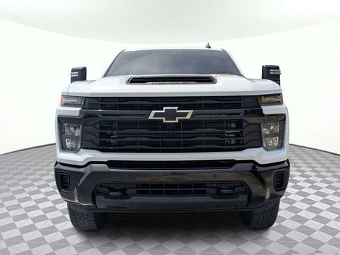 Used 2025 Chevrolet Silverado 2500 Custom w/ Custom Value Package AWD/4WD image 9