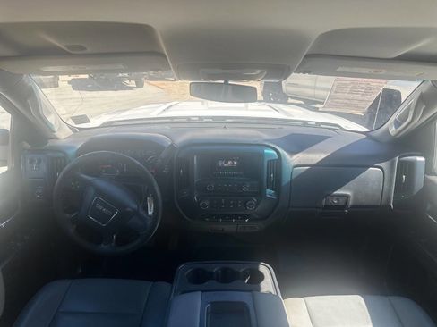 Used 2015 GMC Sierra 2500 2WD Crew Cab image 25