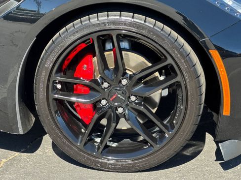 Used 2019 Chevrolet Corvette Stingray Coupe w/ Carbon Flash Badge Package RWD image 27