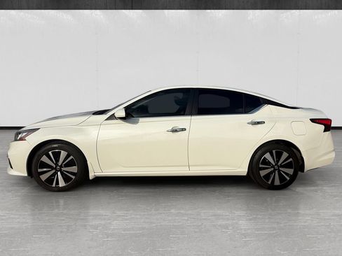 Used 2022 Nissan Altima 2.5 SV FWD image 2