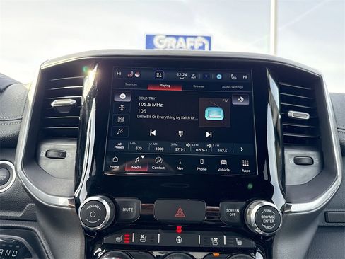 Used 2024 RAM 1500 Laramie image 12