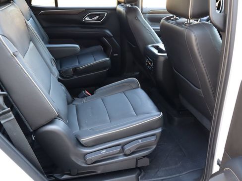 Used 2021 Chevrolet Tahoe Premier w/ Premium Package AWD/4WD image 19