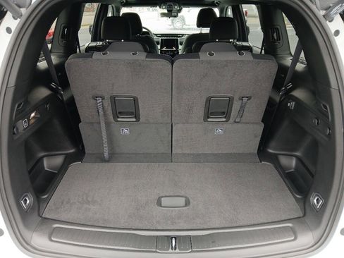 New 2025 Jeep Grand Cherokee L Laredo w/ Luxury Tech Group I image 28