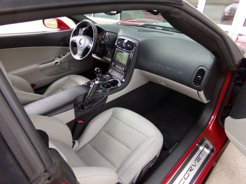 Used 2013 Chevrolet Corvette 427 w/ 1SB Preferred Equipment Group RWD image 29