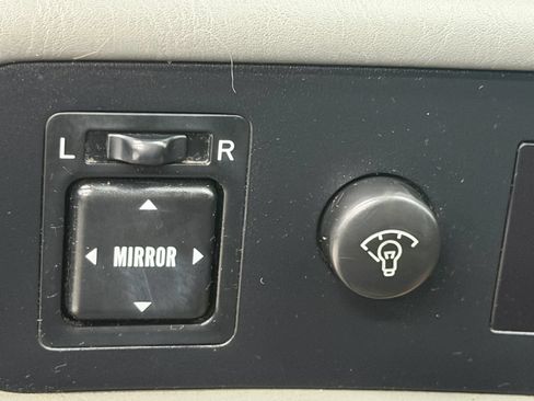 Used 2000 Toyota Camry CE w/ Value Pkg 1 FWD image 23