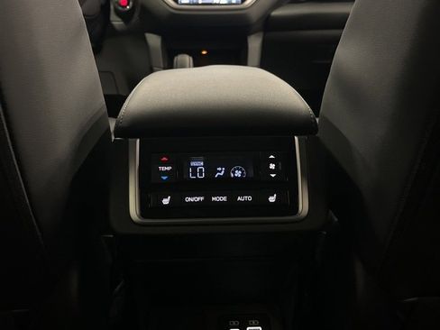 Used 2025 Subaru Ascent Limited image 29