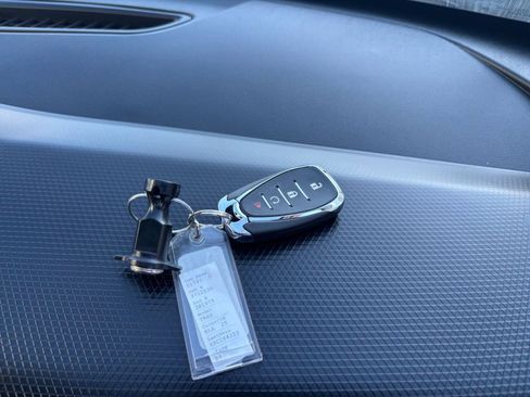 Used 2025 Chevrolet Trax LT image 21