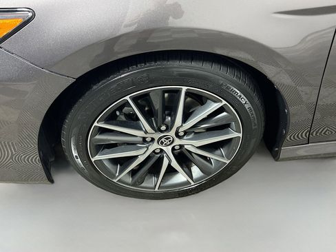 Used 2021 Toyota Camry XLE image 14