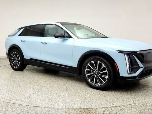 Used 2026 Cadillac Lyriq Sport AWD/4WD image 3