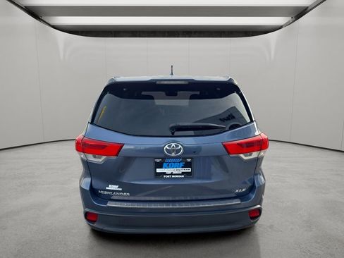 Used 2017 Toyota Highlander XLE image 4