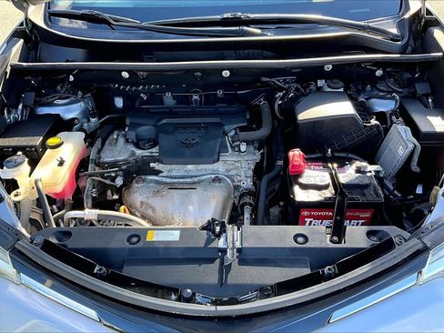 Used 2017 Toyota RAV4 LE w/ Carpet Mat Package AWD/4WD image 30
