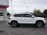 Used 2023 Volkswagen Taos SE w/ Panoramic Sunroof Package image 3