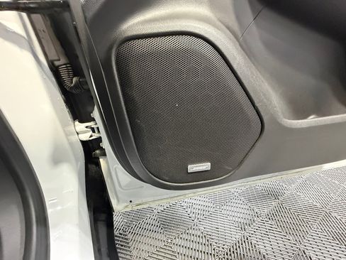 Used 2023 GMC Acadia SLT image 27