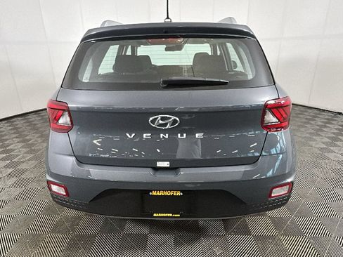 Used 2026 Hyundai Venue SEL FWD image 4