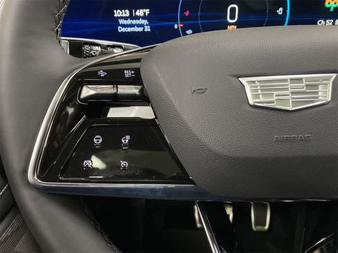 Used 2025 Cadillac Optiq Sport 1 image 21