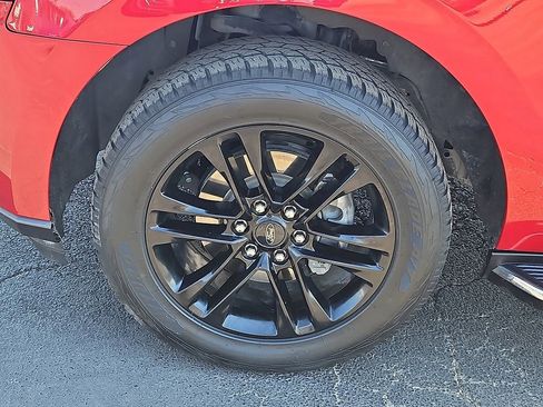 Used 2022 Ford Expedition XLT image 13