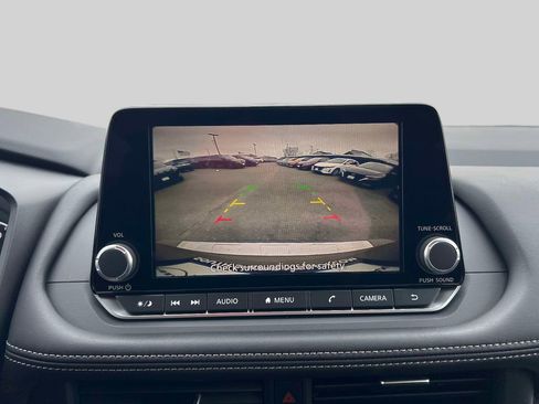 Used 2025 Nissan Rogue SV image 28