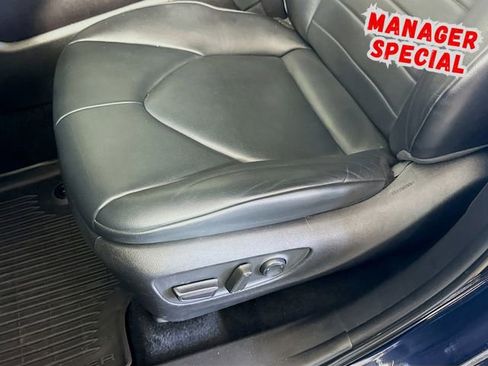 Used 2022 Toyota Highlander XLE AWD/4WD image 21