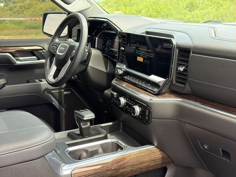 Used 2024 GMC Sierra 1500 Elevation w/ Elevation Premium Package AWD/4WD image 30