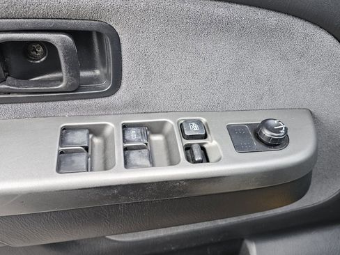 Used 2004 Nissan Xterra SE w/ (LTH) Rugged Leather Pkg AWD/4WD image 13