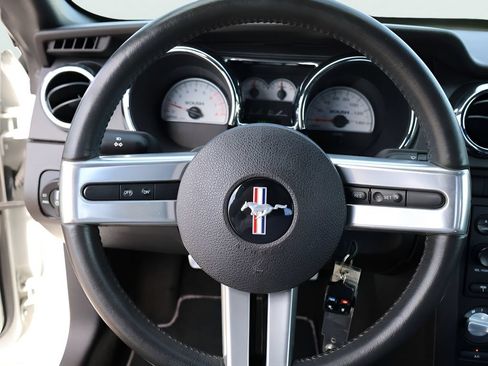 Used 2005 Ford Mustang GT RWD image 42