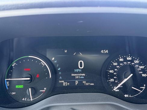 Used 2025 Toyota Sienna XLE w/ XLE Plus Package image 36