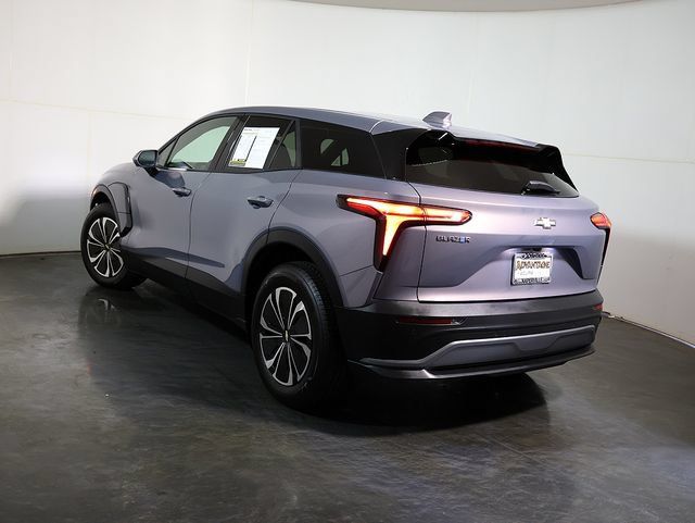 Used 2025 Chevrolet Blazer EV LT FWD image 2