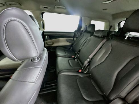 Used 2026 Kia Carnival FWD image 28