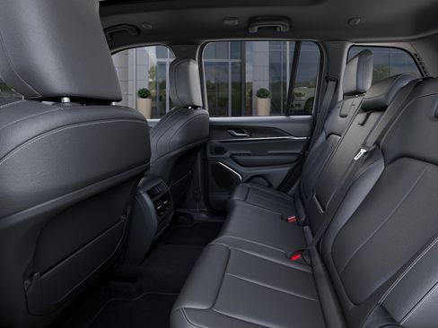 New 2026 Jeep Grand Cherokee Limited w/ Limited Altitude Package RWD image 23