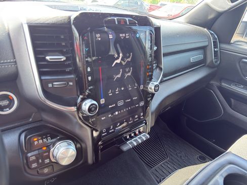 Used 2024 RAM 1500 Laramie AWD/4WD image 21