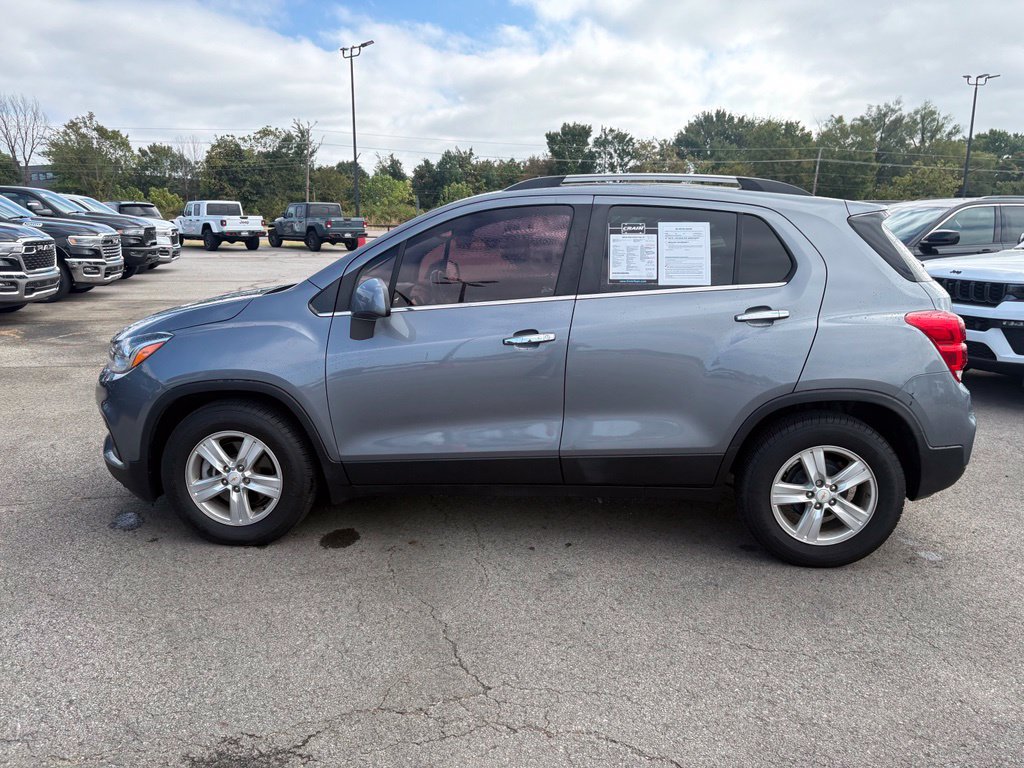 Used 2019 Chevrolet Trax LT w/ LT Convenience Package FWD image 4