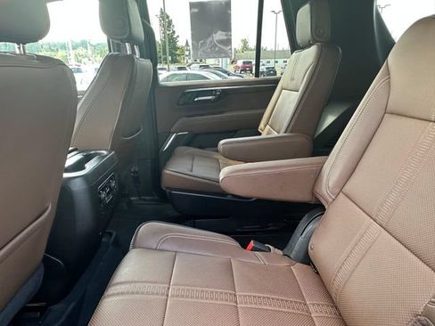 Used 2025 Chevrolet Tahoe High Country AWD/4WD image 20