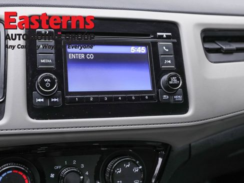 Used 2019 Honda HR-V LX image 18