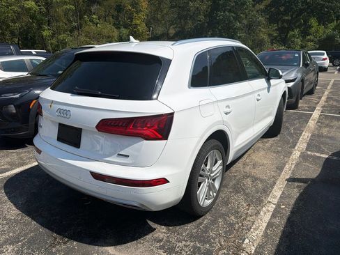 Used 2019 Audi Q5 2.0T Premium Plus w/ Premium Plus Package AWD/4WD image 9