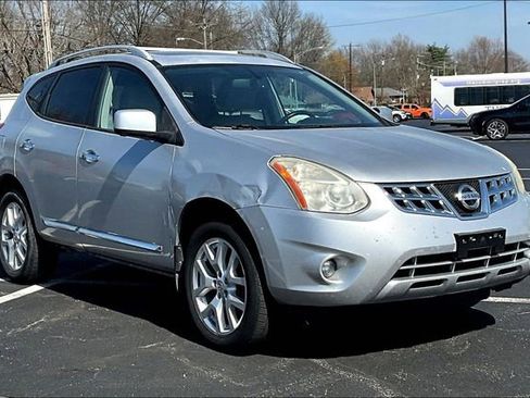 Used 2013 Nissan Rogue SL AWD/4WD image 2
