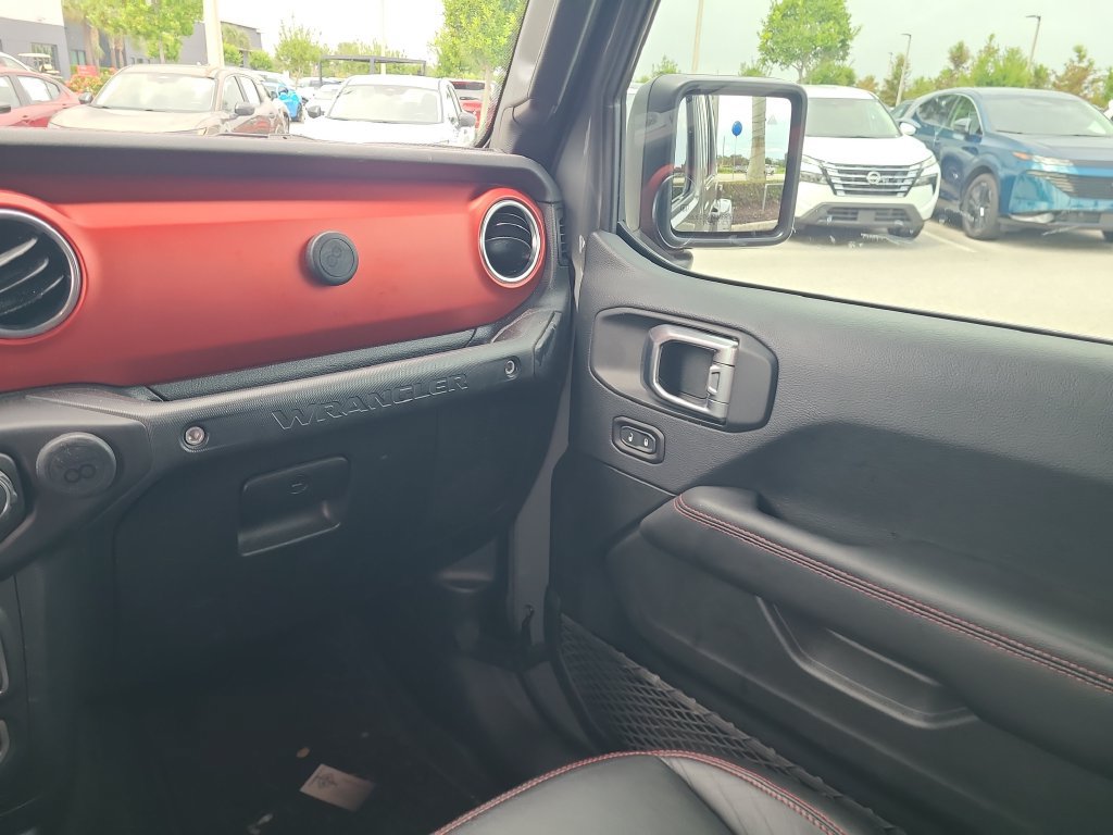 Used 2018 Jeep Wrangler Unlimited Rubicon AWD/4WD image 17