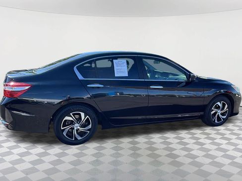 Used 2017 Honda Accord LX image 4