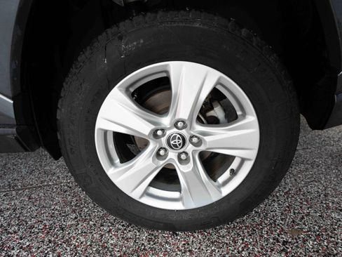 Used 2021 Toyota RAV4 XLE FWD image 27
