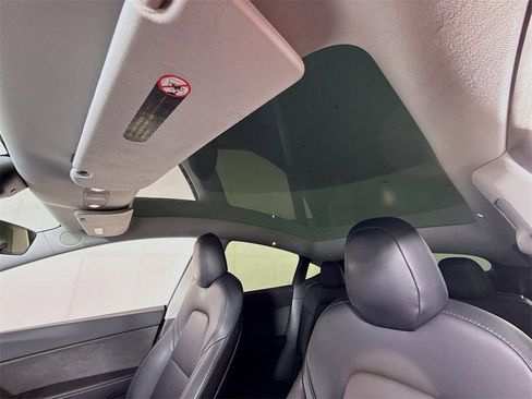 Used 2020 Tesla Model Y Long Range image 20