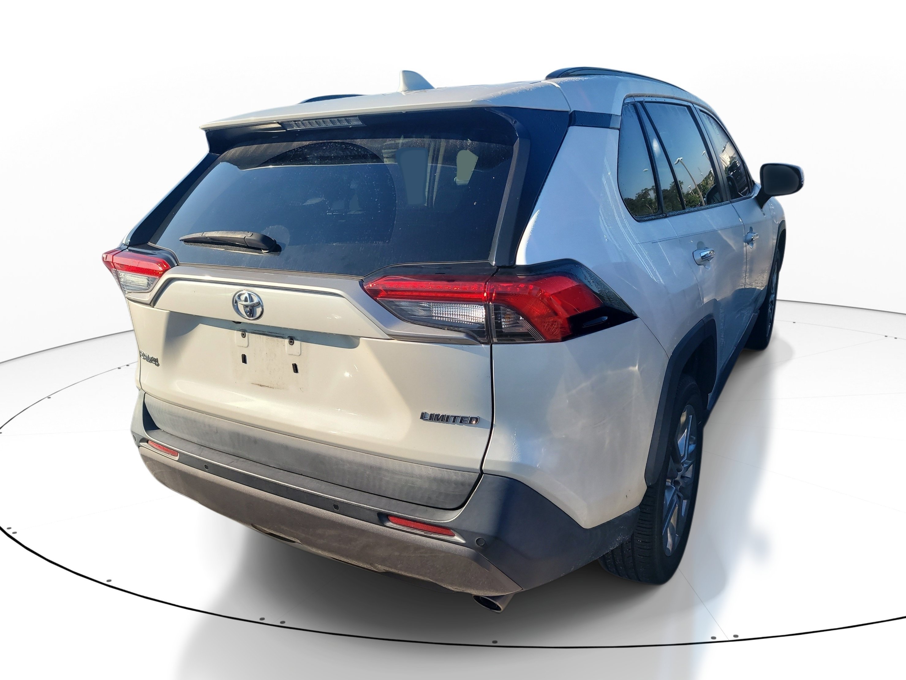 Used 2021 Toyota RAV4 Limited FWD image 7