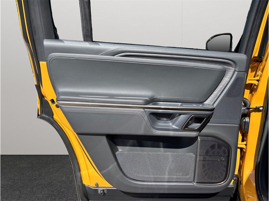 Used 2023 Rivian R1S AWD Adventure Quad image 38