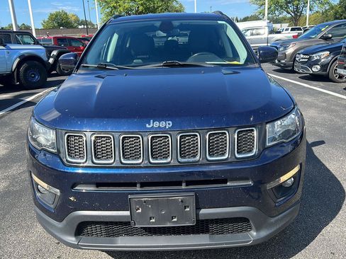 Used 2020 Jeep Compass Latitude w/ Cold Weather Group AWD/4WD image 11