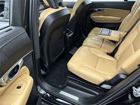 Used 2023 Volvo XC90 T8 Ultimate image 23